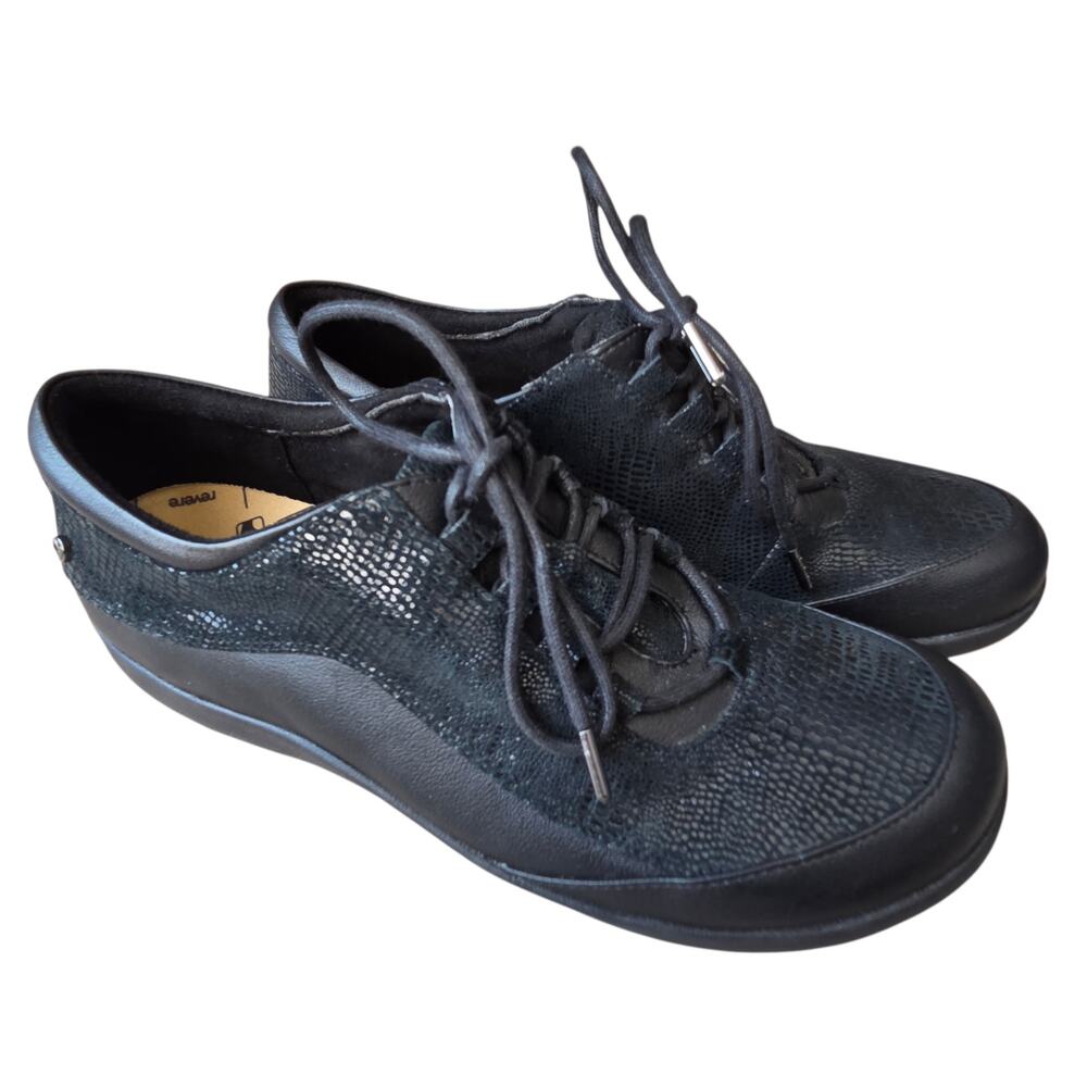 Revere Women's Alberta lace-up sneakers in Black Lizard leather. Sz 43 or 11